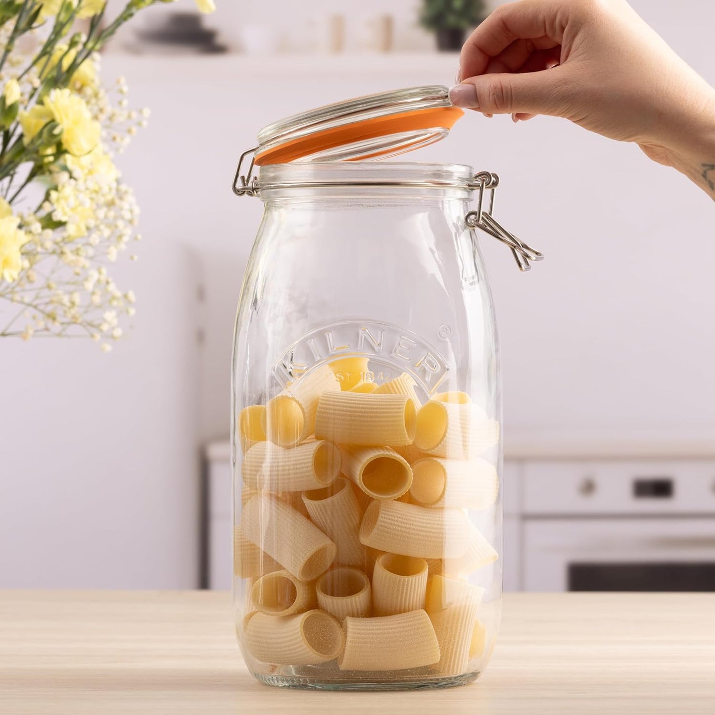 Kilner Clip Top Jar 2 Litre (2000 ml) Airtight Glass Storage Jar for Preserving Fruits Vegetables Coffee Tea Rice Flour Nuts Pasta